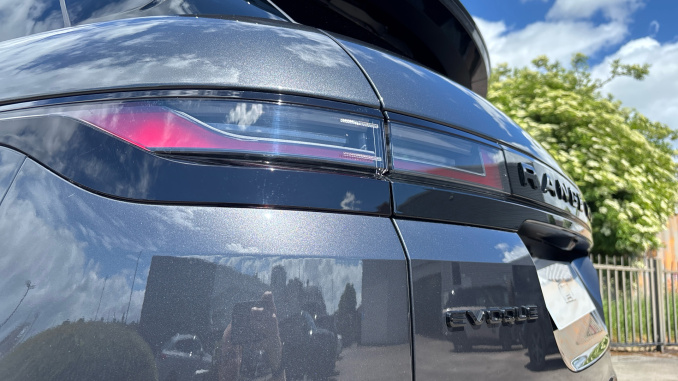 Land Rover Discovery Sport 2.0 D200 Metropolitan 5dr Auto [5 Seat] Diesel Station Wagon - Image 19